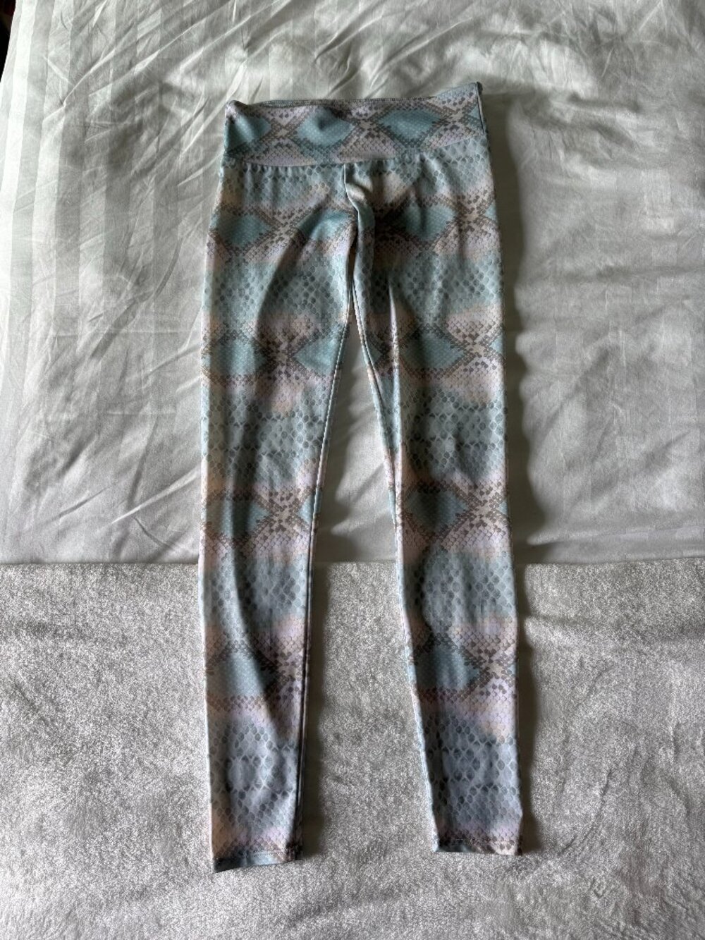Onzie Printed Snake Skin Full Length Leggings - XS